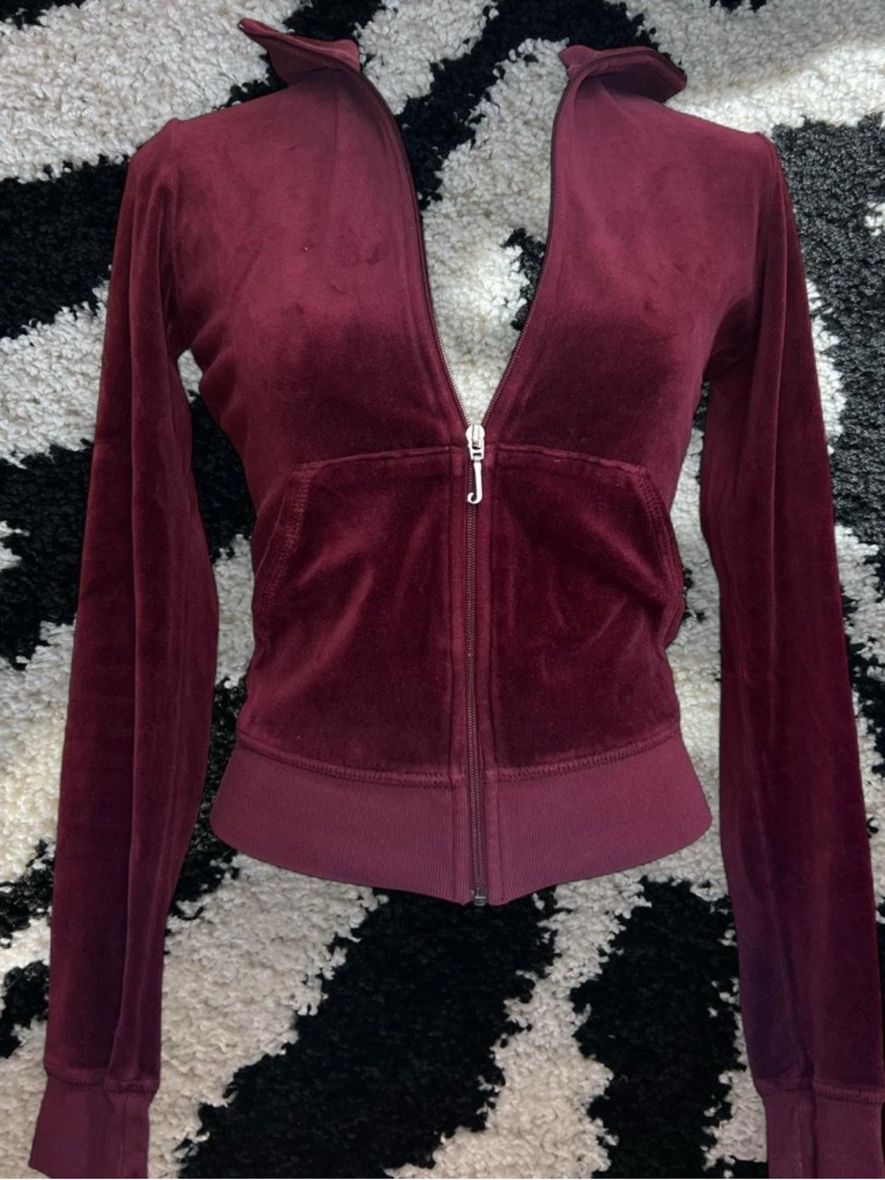 Y2K vintage Juicy Couture burgundy velvet velour zip up jacket - Picture 2 of 4